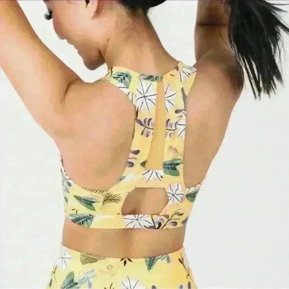 ZYIA Active Yellow Reflective Light n Tight
Mesh Floral Sports Bra Size XL - Picture 2 of 5